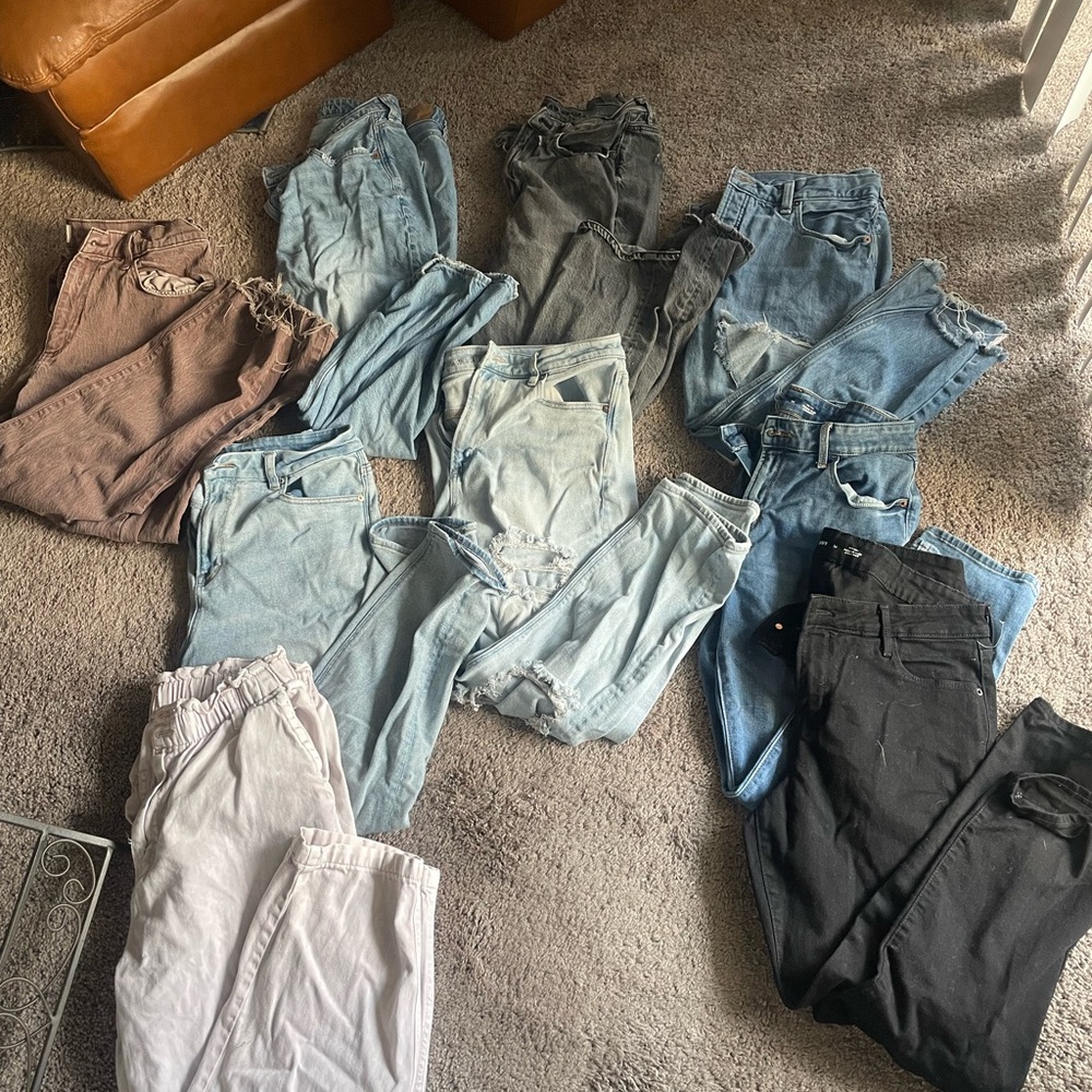 9 Pairs of Assorted Denim and Casual Pants Collection